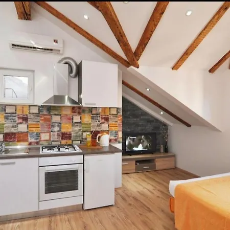 Gabriela Center Apartment
